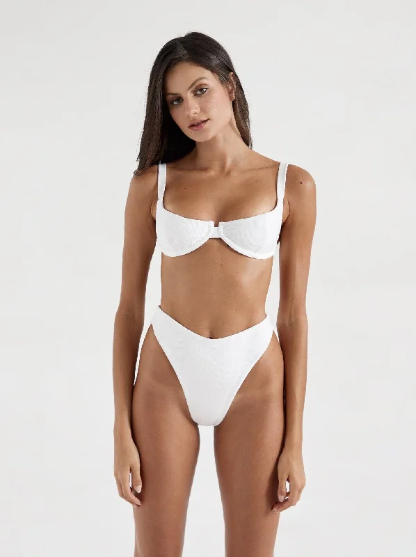 Illuminating  grace top white