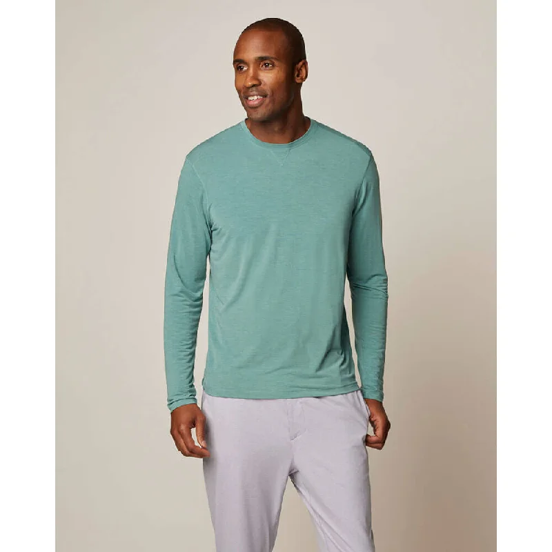 Compact - fitting  Johnnie-O Course Prep-Formance Long Sleeve T-Shirt - Cactus